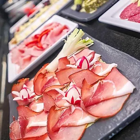 陶本罗腾堡拉普酒店 4*